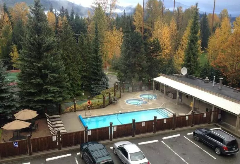 ホテル Tantalus Resort Lodge