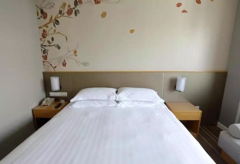 Отель Ningbo World