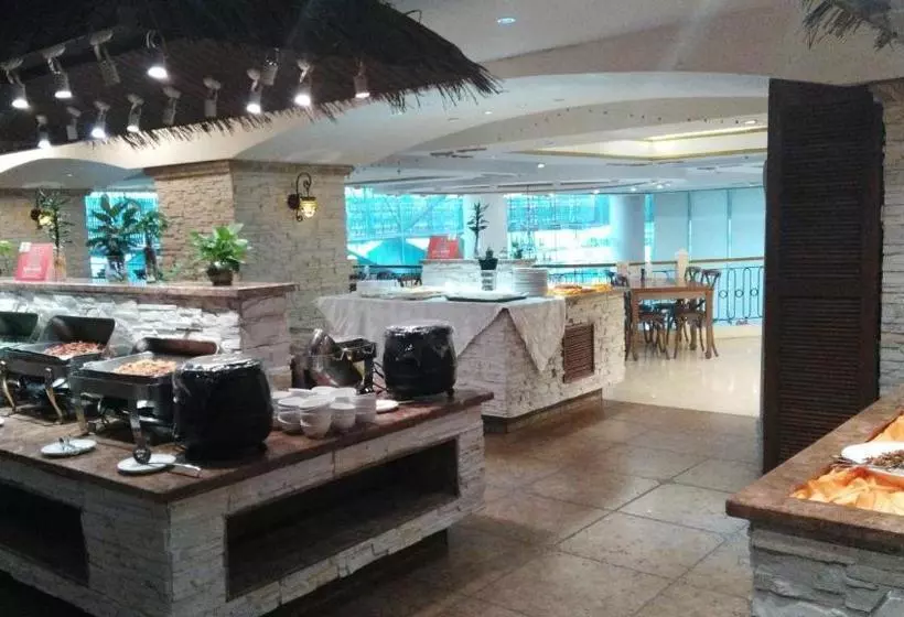 Отель Ningbo World