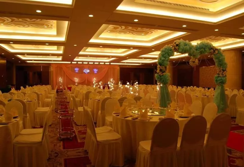 Отель Ningbo World