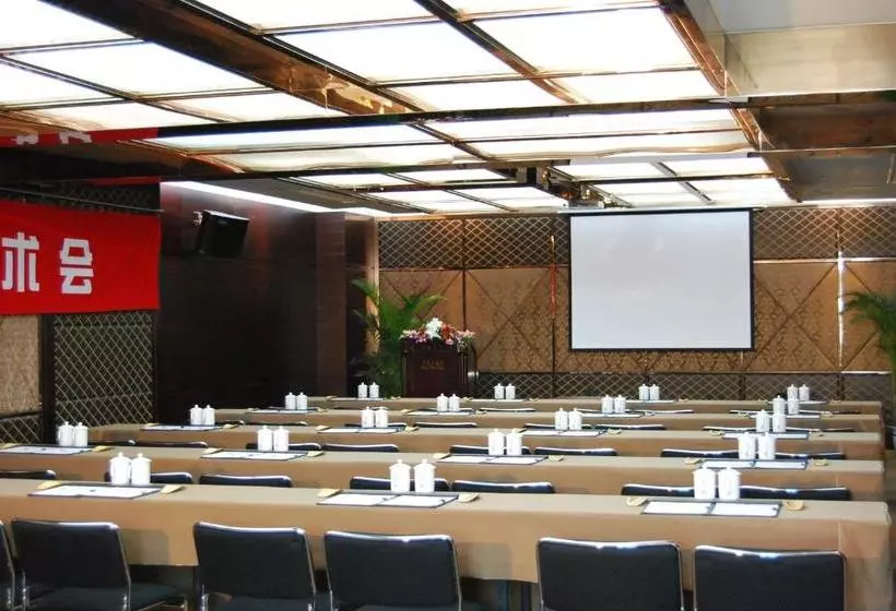 Отель Ningbo World