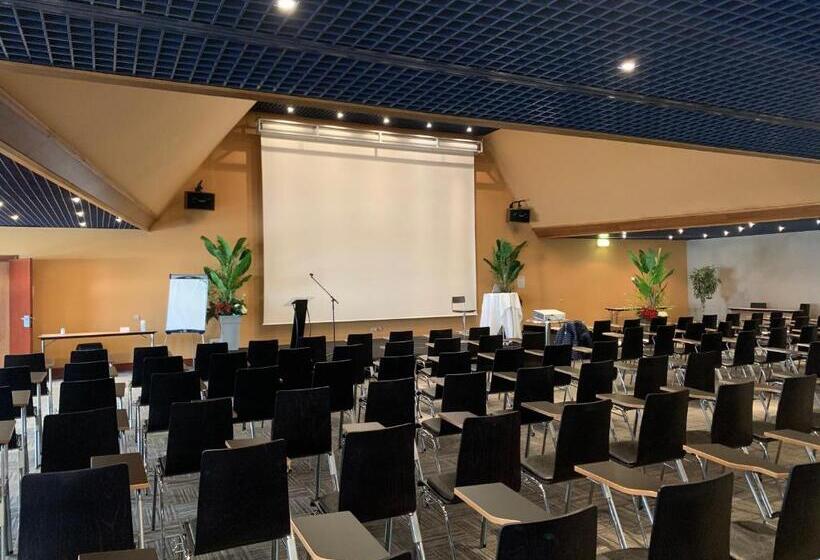 בית מלון כפרי Amirauté Hôtel Golf Deauville