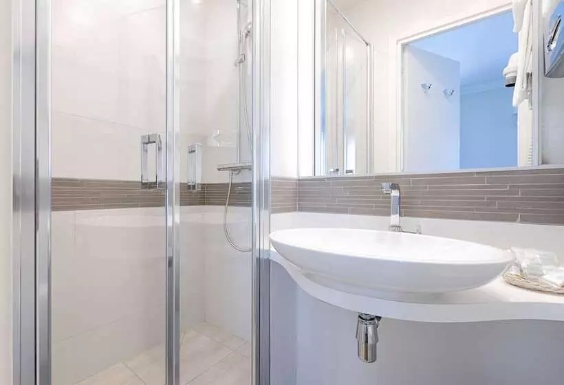 ホテル Apollinaire