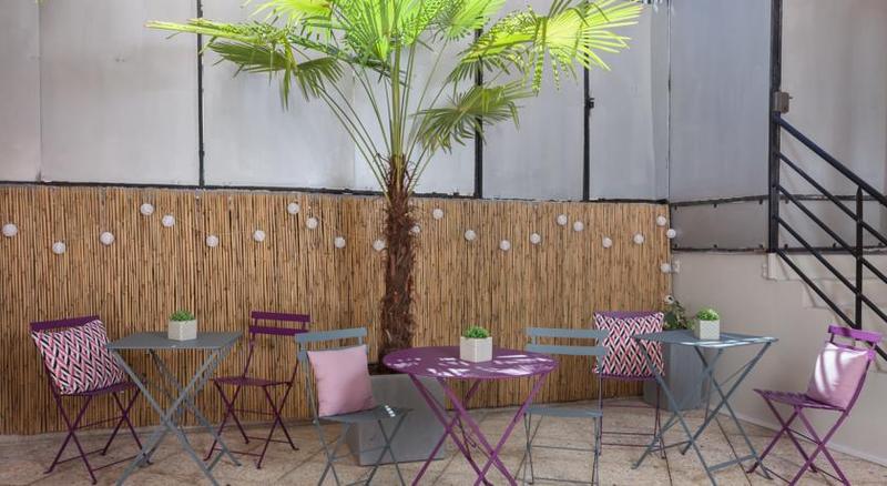 Apolonia Paris Montmartre; Sure Hotel Collection By Best Western