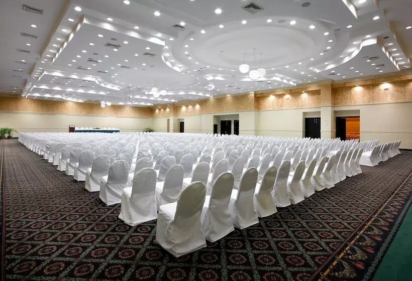 فندق Dominican Fiesta