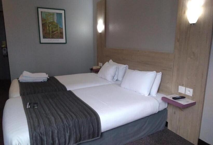 فندق Kyriad Saint Fargeau Ponthierry  Apollonia