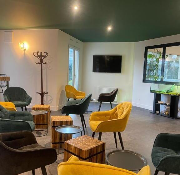 فندق Kyriad Saint Fargeau Ponthierry  Apollonia