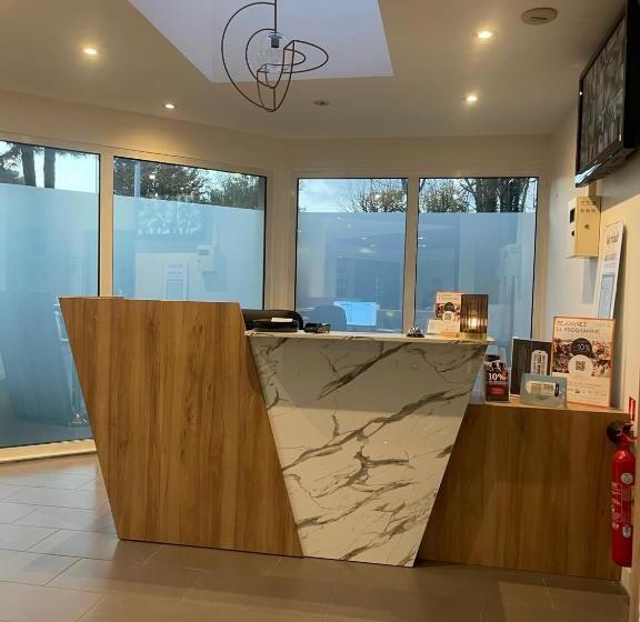 فندق Kyriad Saint Fargeau Ponthierry  Apollonia