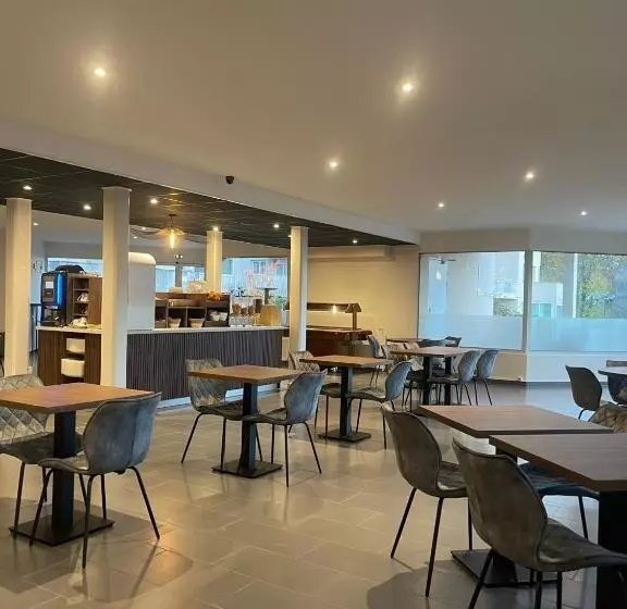 ホテル Kyriad Saint Fargeau Ponthierry Apollonia