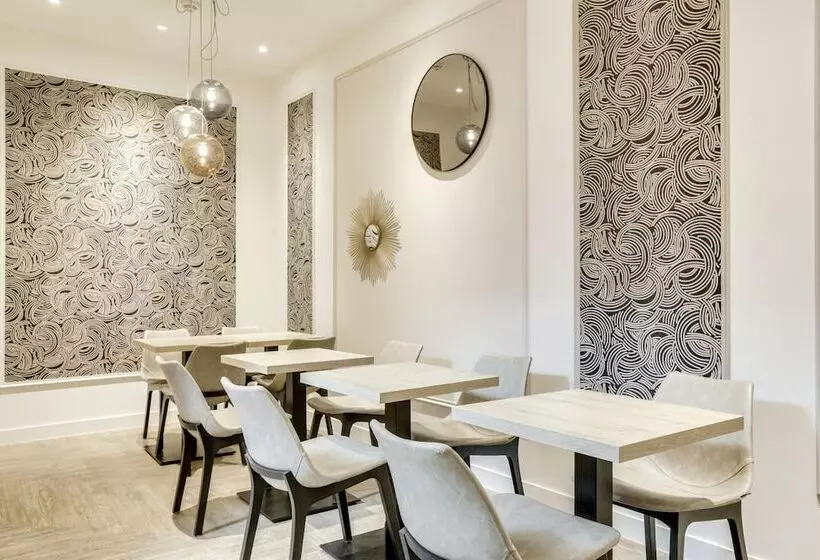 Отель Courseine