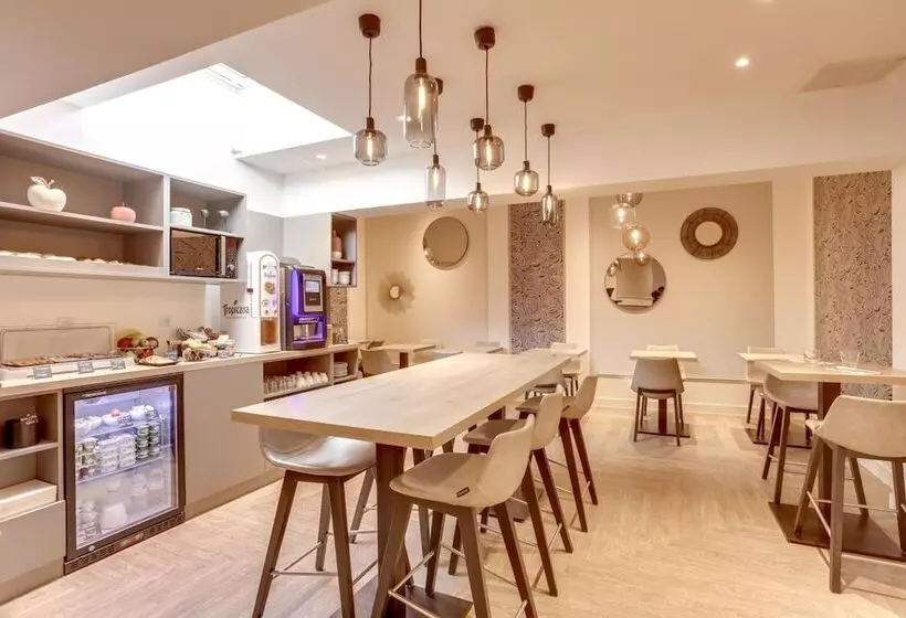 Отель Courseine