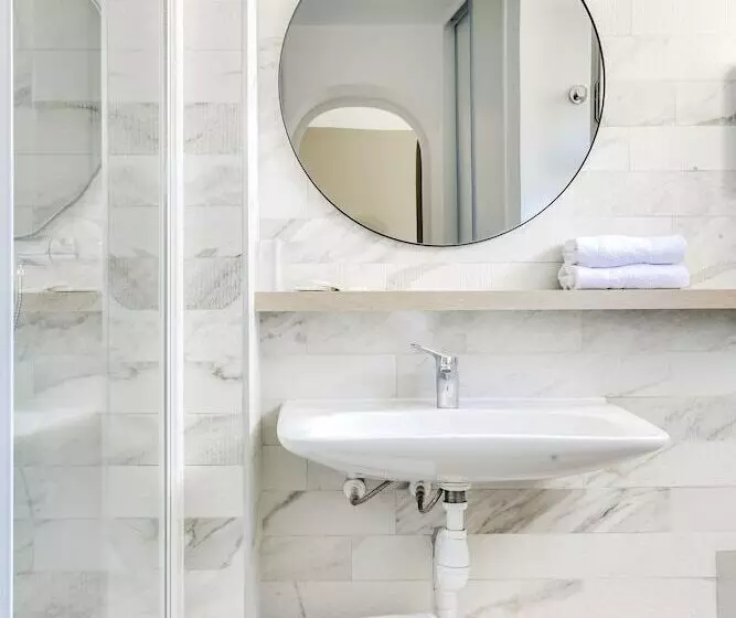 Отель Courseine