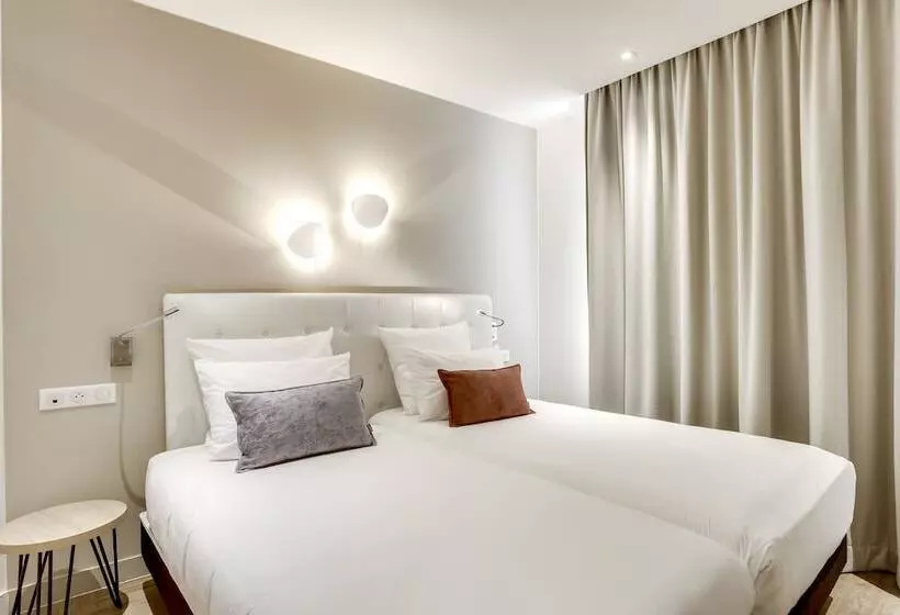 Отель Courseine