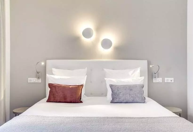 Отель Courseine