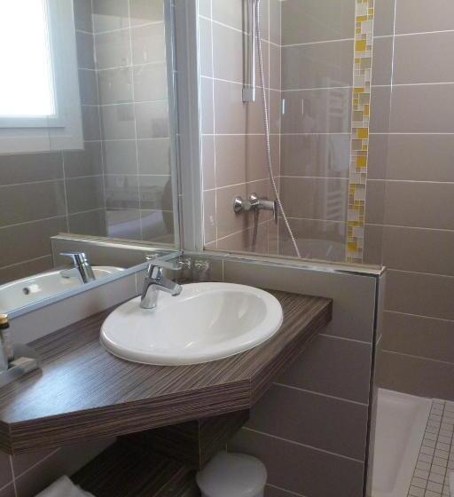 בית מלון כפרי Family Golf