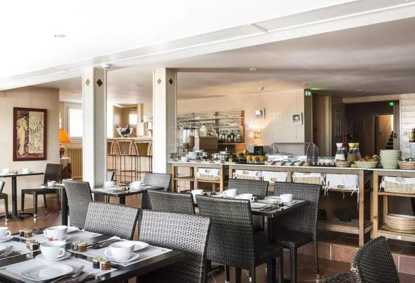 בית מלון כפרי Family Golf