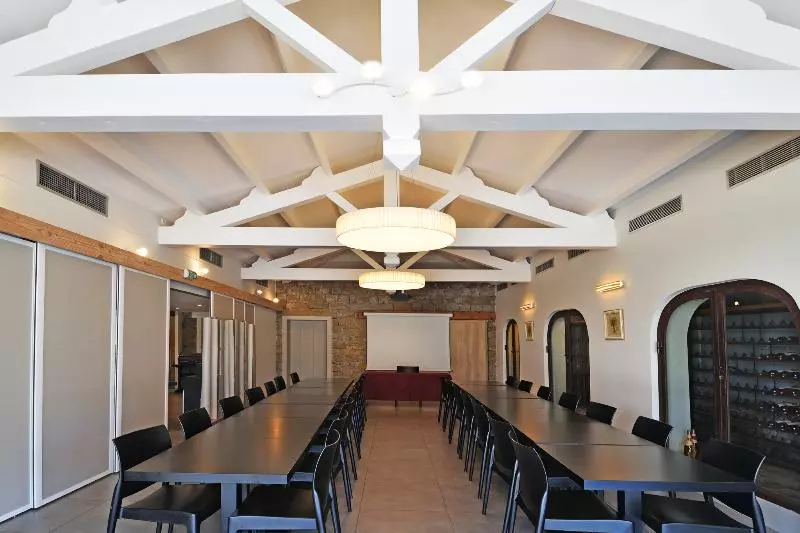 Отель Golfe Hôtel Porto Vecchio