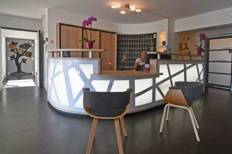 Отель Golfe Hôtel Porto Vecchio