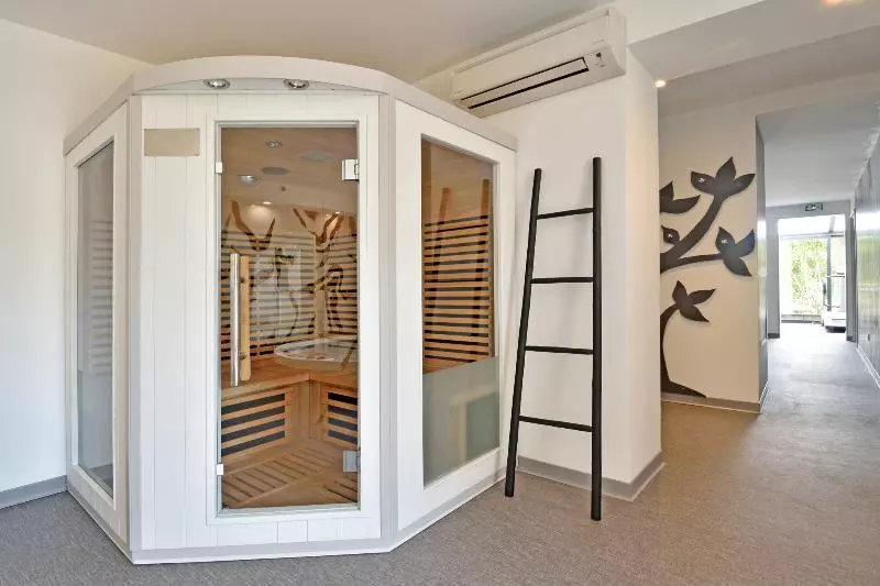 Отель Golfe Hôtel Porto Vecchio