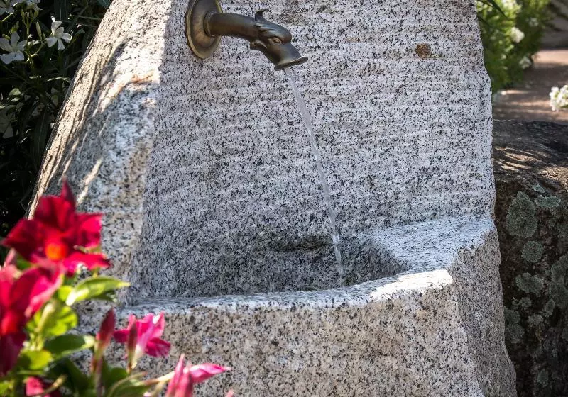 Отель Golfe Hôtel Porto Vecchio