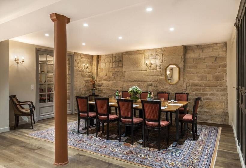 هتل Hôtel Ducs De Bourgogne