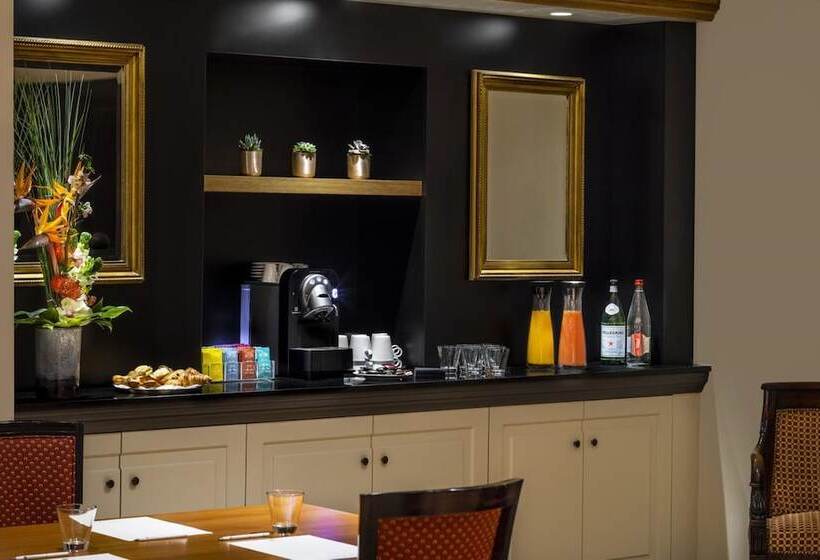 هتل Hôtel Ducs De Bourgogne