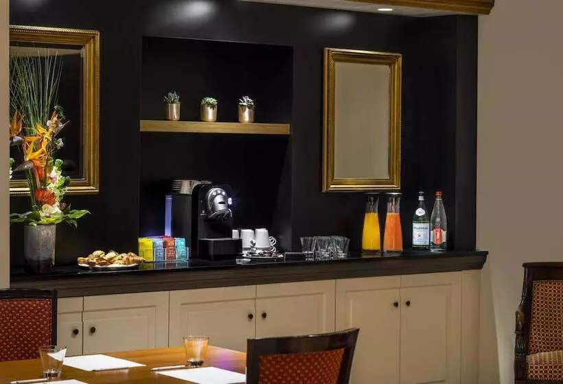 هتل Hôtel Ducs De Bourgogne