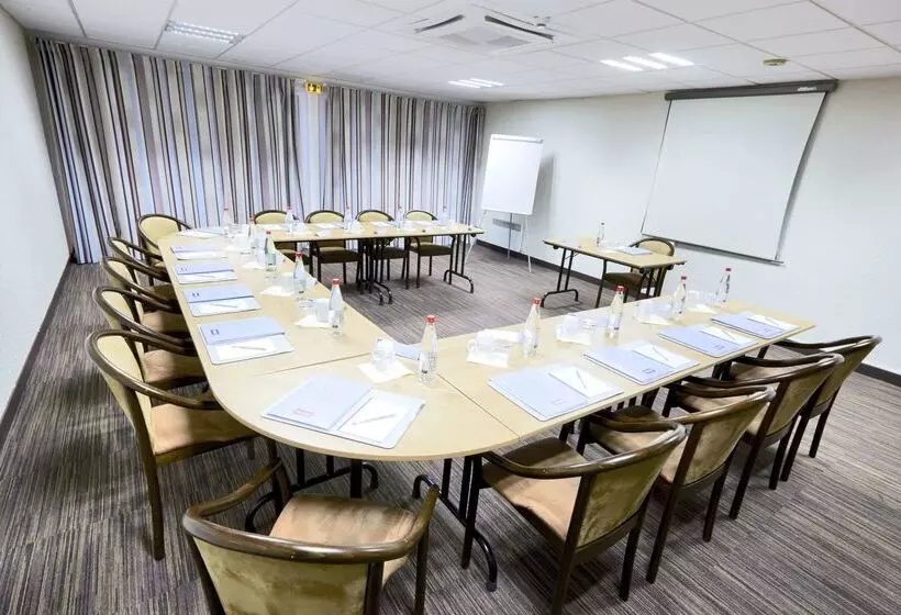 ホテル Kyriad Belfort Centre Gare