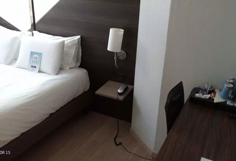 ホテル Kyriad Belfort Centre Gare