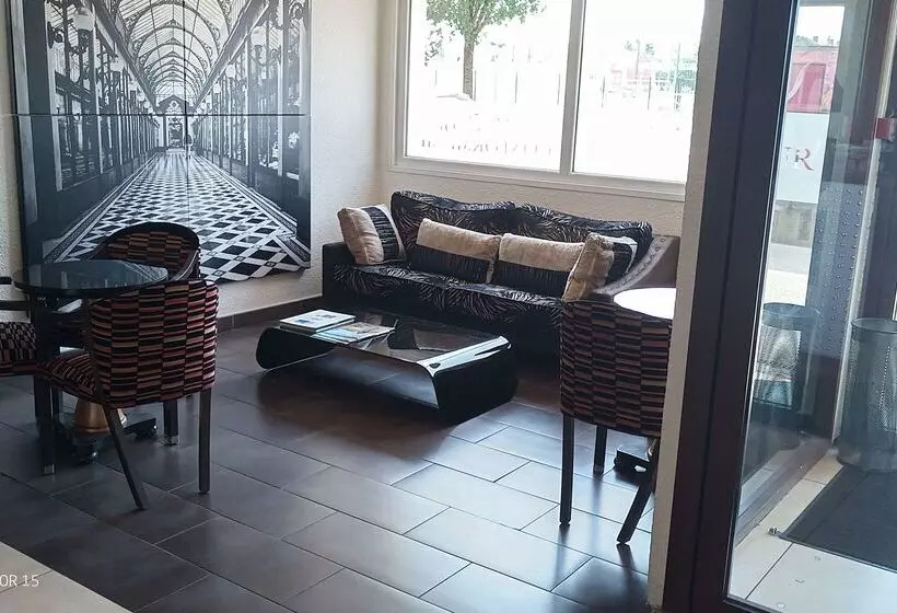 ホテル Kyriad Belfort Centre Gare