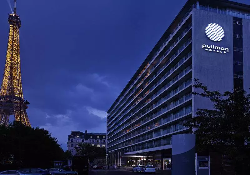ホテル Pullman Paris Tour Eiffel