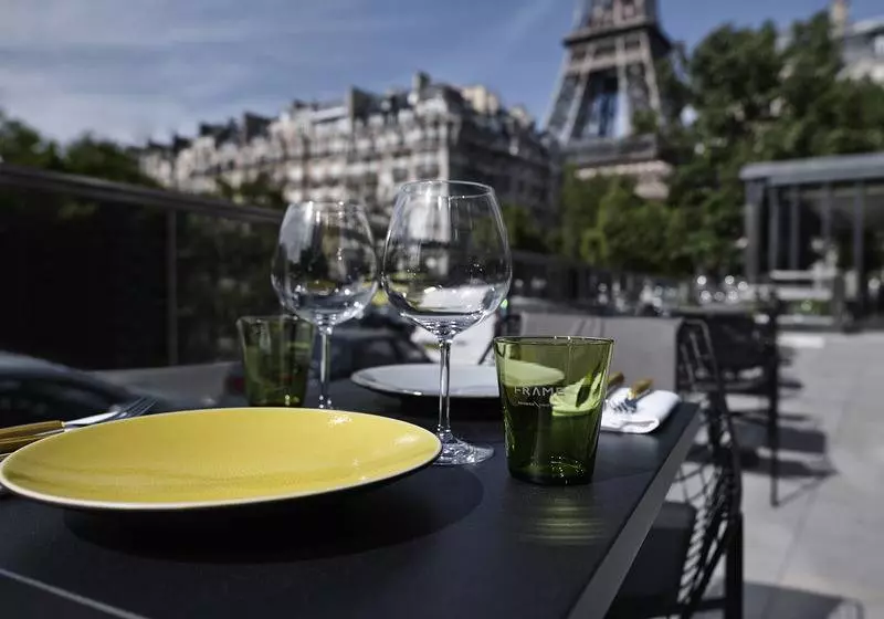 ホテル Pullman Paris Tour Eiffel