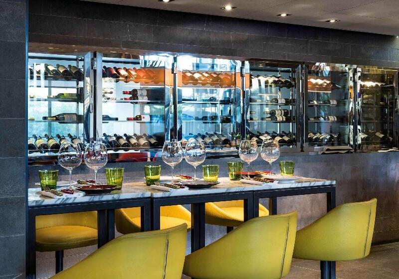 هتل Pullman Paris Tour Eiffel