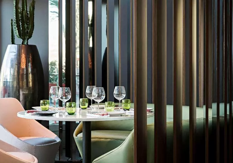 ホテル Pullman Paris Tour Eiffel