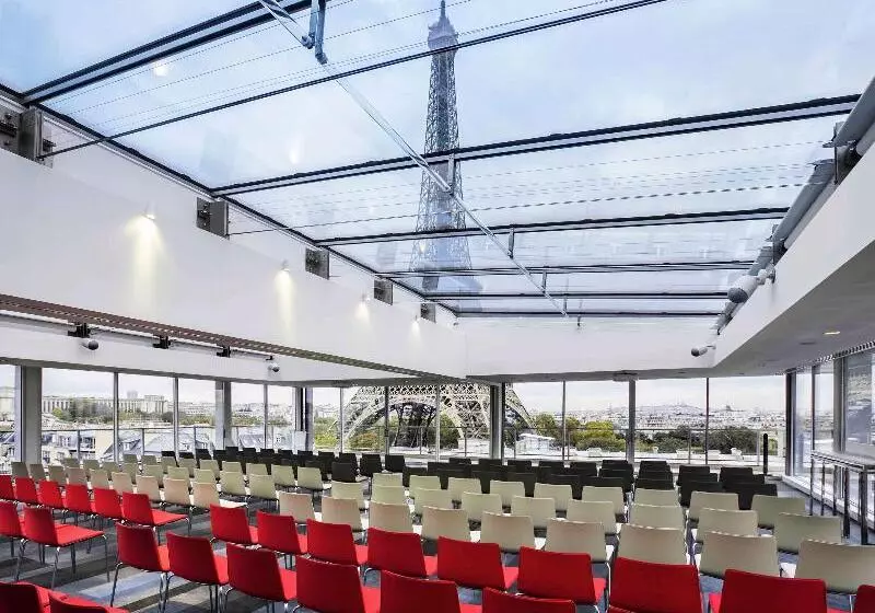 ホテル Pullman Paris Tour Eiffel