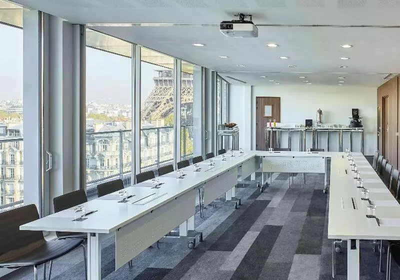 ホテル Pullman Paris Tour Eiffel