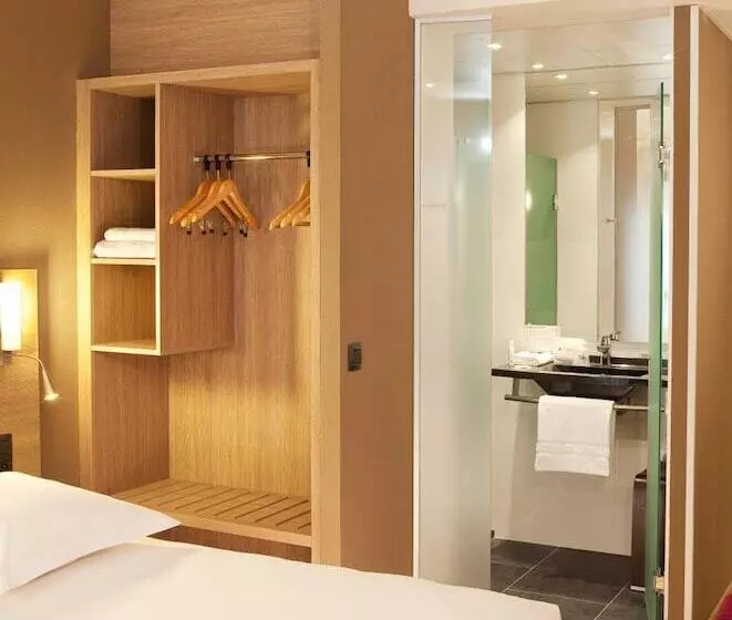 ホテル Escale Oceania Orleans