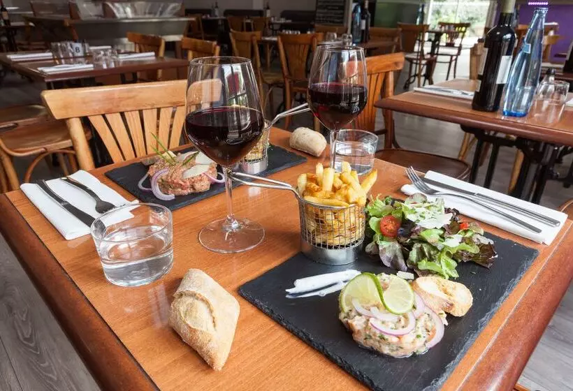 호텔 The Originals City, Hôtel Du Phare, Bordeaux Mérignac