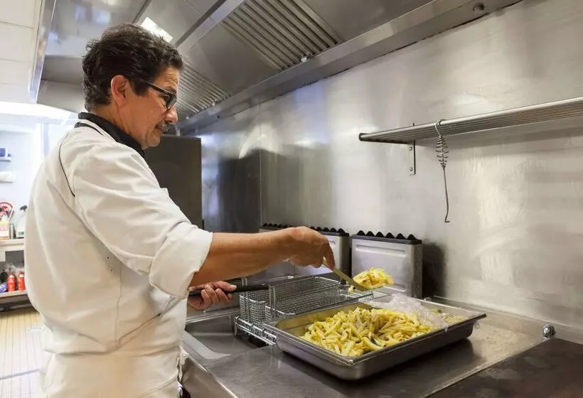 호텔 The Originals City, Hôtel Du Phare, Bordeaux Mérignac