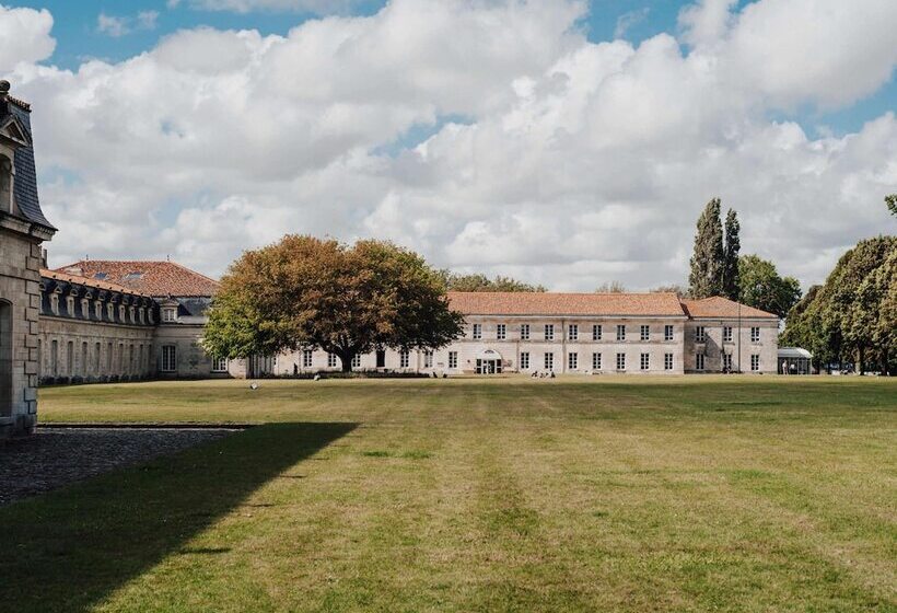 Отель Mercure Rochefort La Corderie Royale