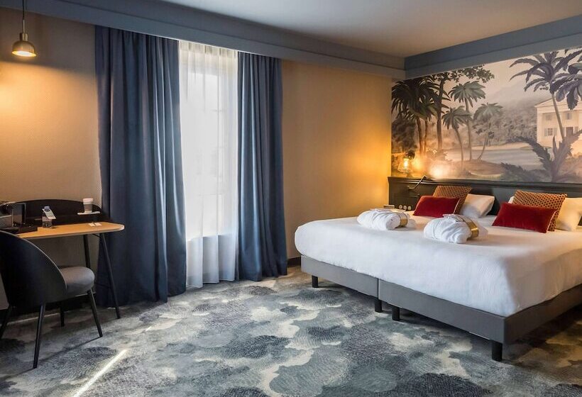 Отель Mercure Rochefort La Corderie Royale