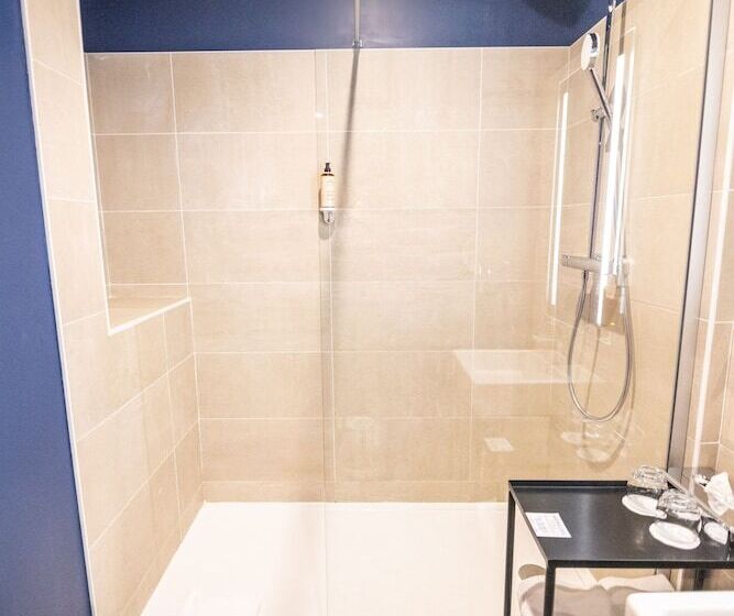 Отель Mercure Rochefort La Corderie Royale