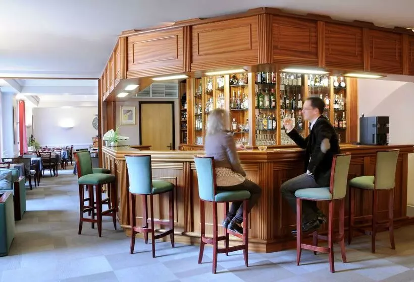 Отель Best Western Poitiers Centre Le Grand