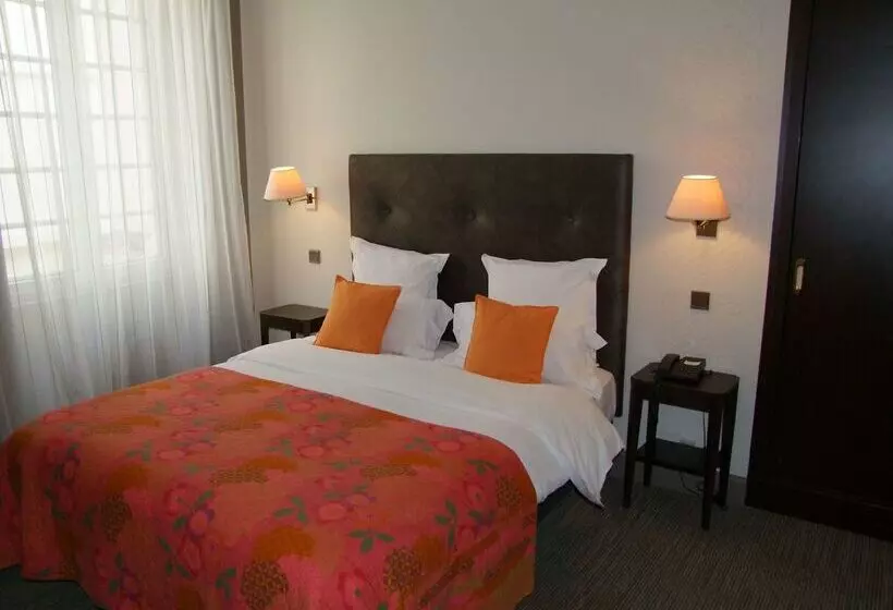 Отель Best Western Poitiers Centre Le Grand