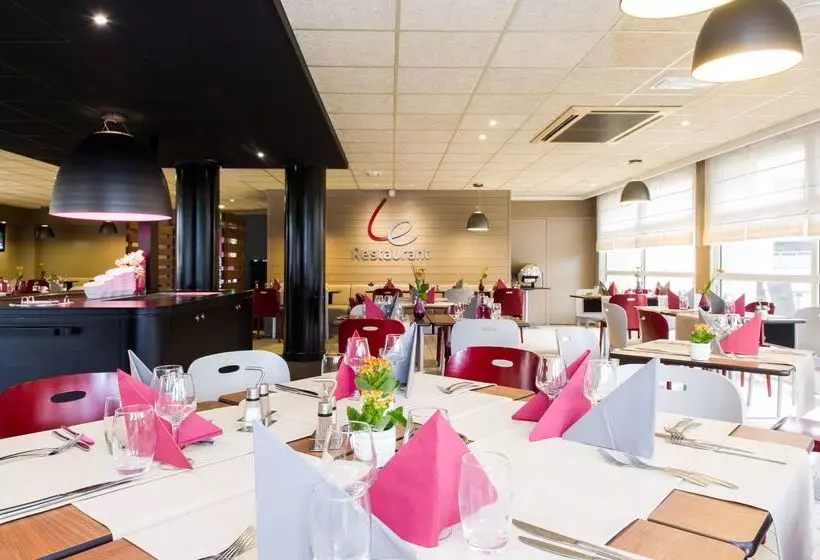 Отель Campanile Reims Centre  Cathedrale