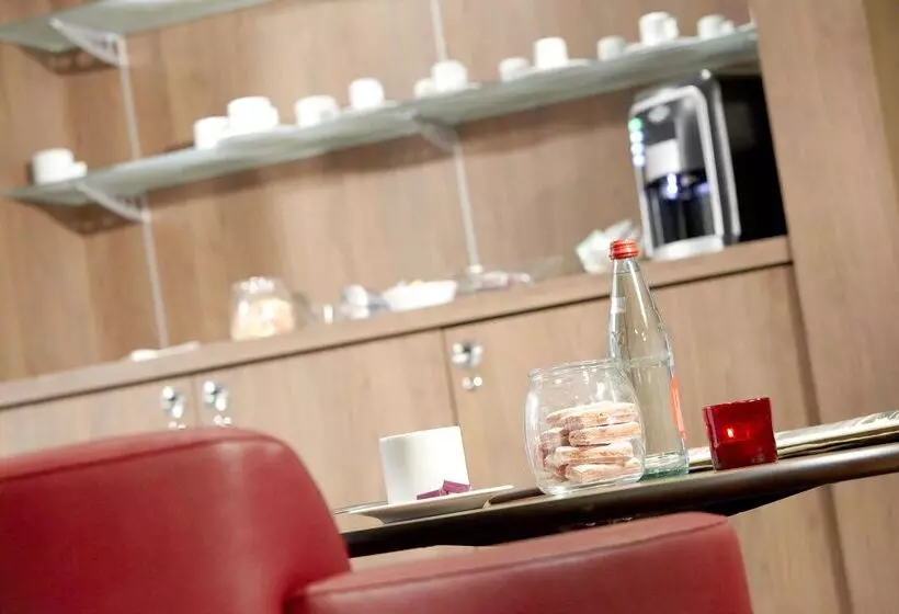 Отель Campanile Reims Centre  Cathedrale