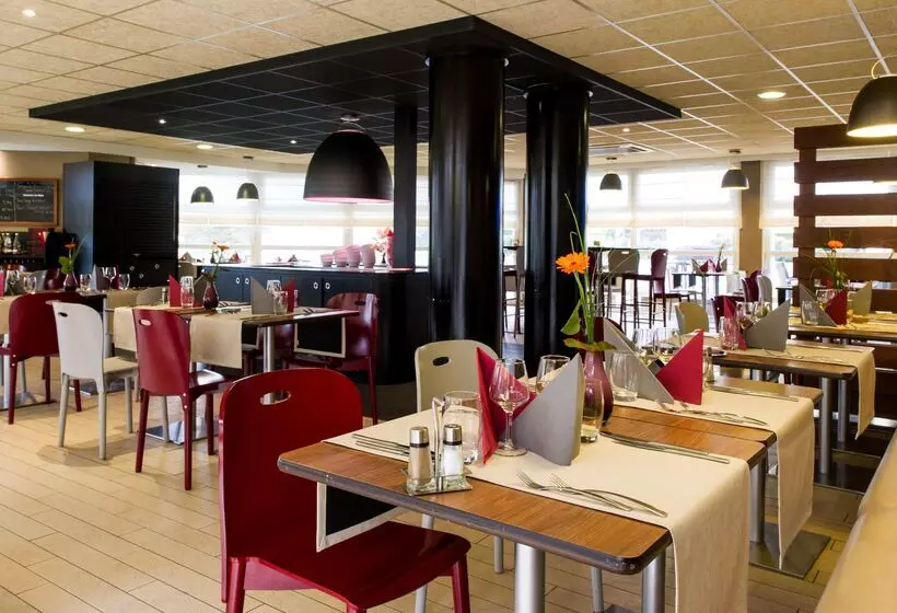 Отель Campanile Reims Centre  Cathedrale