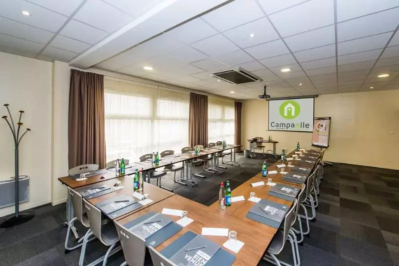 Отель Campanile Reims Centre  Cathedrale