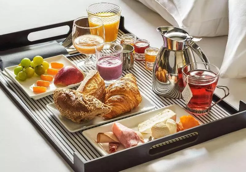 ホテル Mercure Paris Tour Eiffel Pont Mirabeau