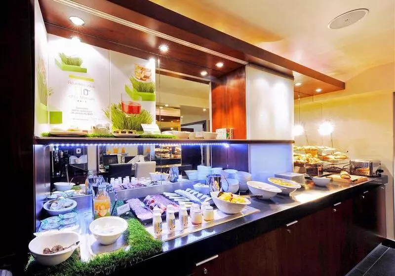 ホテル Mercure Paris Tour Eiffel Pont Mirabeau
